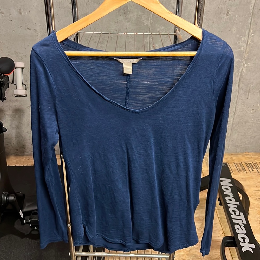 Banana Republic women’s small blue long sleeve shirt